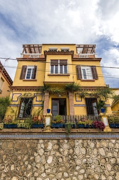 villa alicia guest house