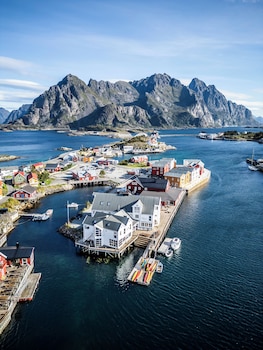 henningsvaer bryggehotell by classic norway hotels