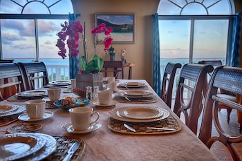 Gems At Paradise Beach Hotel,Deadmans Cay>>Clarence Town,3 star