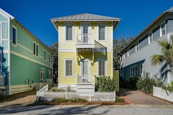 30A Beach House - Sunny Daze By Panhandle Getaways,,3.5 star