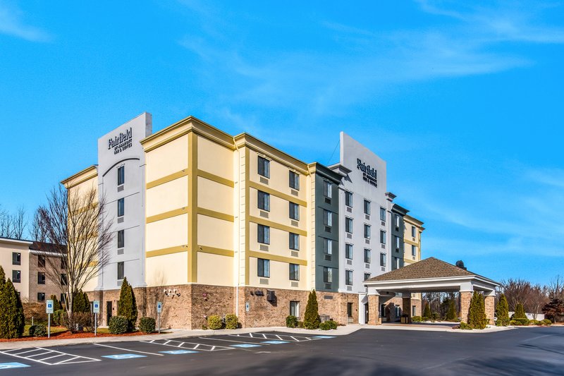 Fairfield Inn & Suites By Marriott Greensboro Coliseum Area,,2.5 star