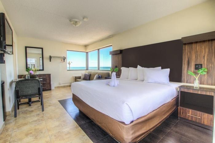 La Bella Oceanfront Inn,,3 star