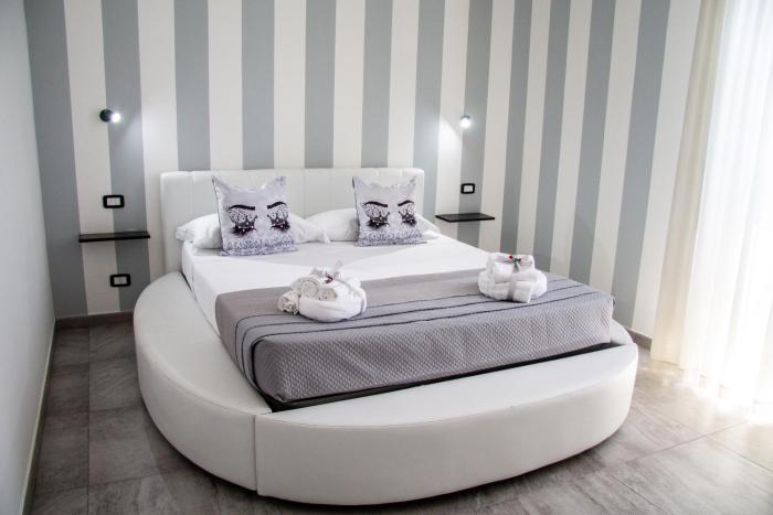 Pisacane Family,,3 star