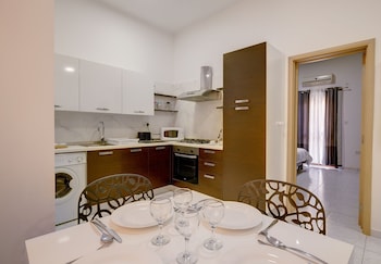 cosy apartment steps from the promenade