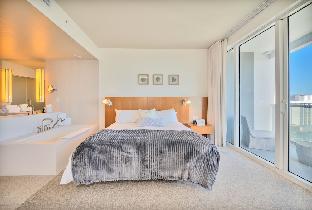 W Fort Lauderdale Residences,,3.5 star