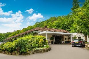 The Bridge House Hotel,Near Reigate Hill Golf Club,3 star