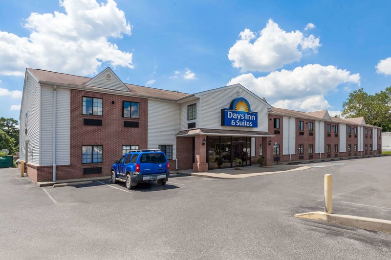 days inn and suites by wyndham cambridge
