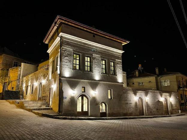 Evanthia Cave Suites,,5 star