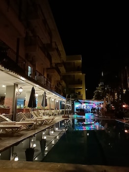 Santana Hotel,,3 star