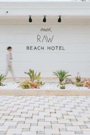 raw beach hotel
