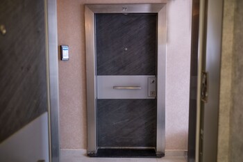 Sky Garden Suites,,1 star