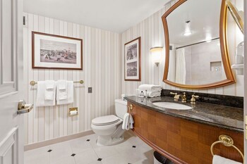 Cozysuites At Showboat,,2.5 star