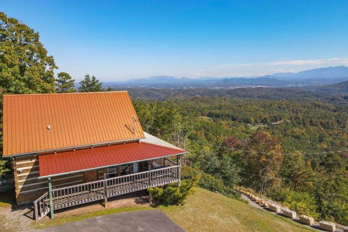 Super View,Smoky Mtn Log Cabin,Pool Table,Hot Tub,,0 star