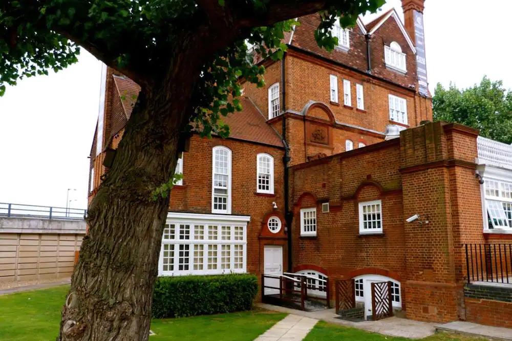 Fox Connaught,,3 star