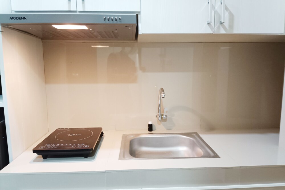 Homey And Tidy Studio Apartment At Vida View Makassar,,0 star