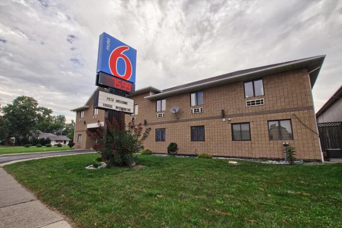 motel 6 windsor on