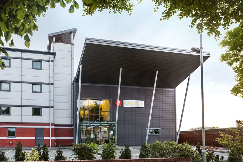 Ramada By Wyndham Oldbury Birmingham