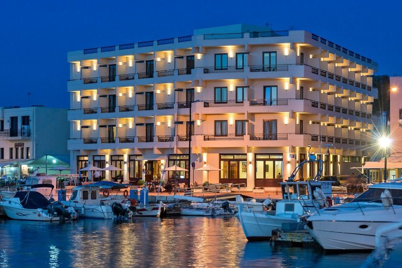 Porto Veneziano Hotel,Akti Enoseos & Glafkou,3 star