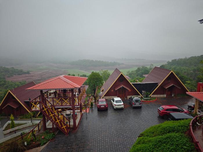 Brownstone Resort,Tapola Road,3 star