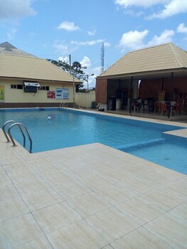 Kim Royal Hotel And Suites,,4 star