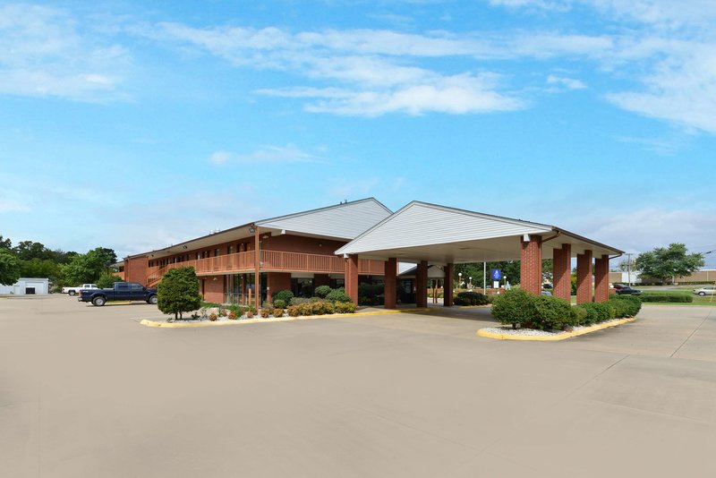 Americas Best Value Inn & Suites Sheridan,Sheridan>>Pine Bluff,2.5 star