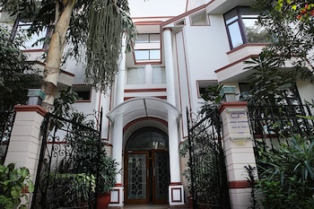 Ahuja Residency, Dlf Phase Ii,Sector 25 , Gurugram ,3 star