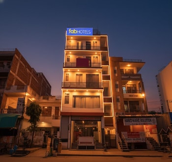 Hotel Grand Capitol,Shyam Nagar,3 star