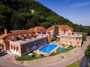 hotel bellevue esztergom