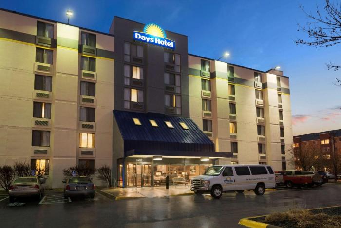 days hotel by wyndham university ave se