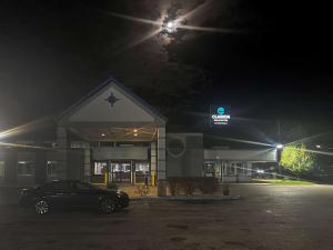 Clarion Inn & Suites,,2.5 star