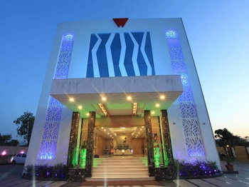 wingston a treehouse hotel goverdhan