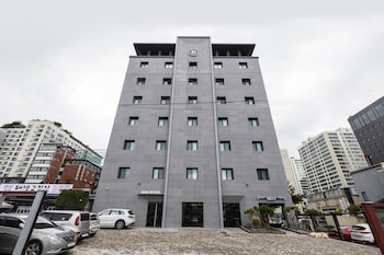 Browndot Hotel Suwon City Hall,,3 star