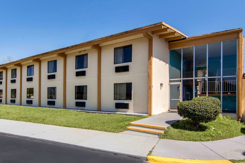 travelodge by wyndham forsyth