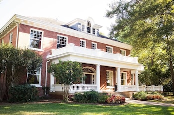 Huffman Manor Inn,,4 star