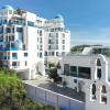 costa beach residence and jacuzzi