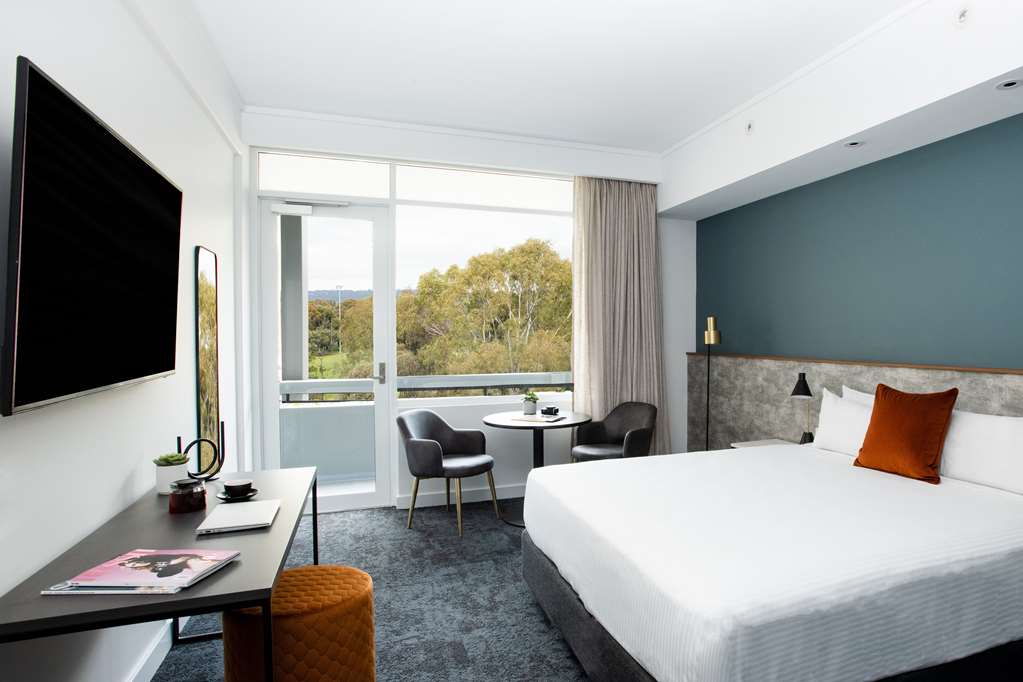 hotel alba adelaide