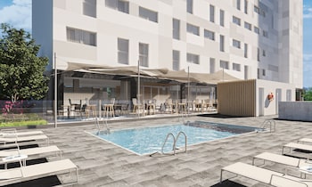 holiday inn express madrid airport an ihg hotel