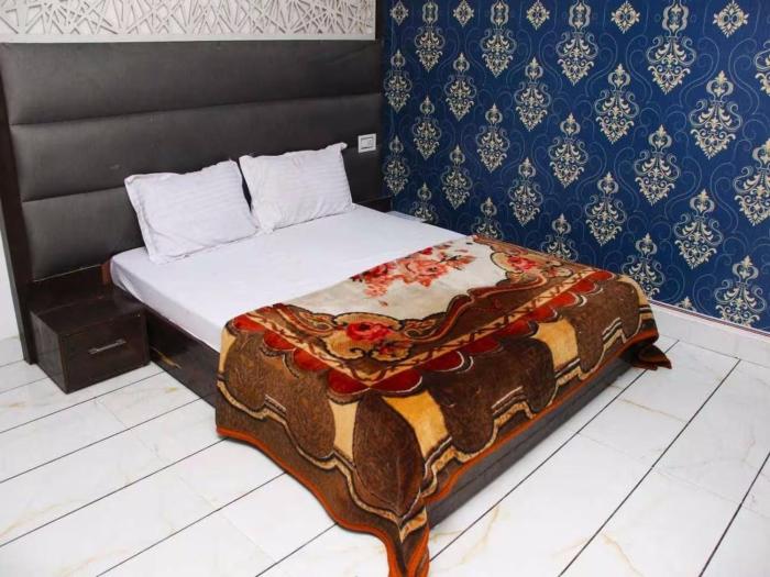 Hotel O Food Plaza,Panchkula>>Chandigarh,3 star