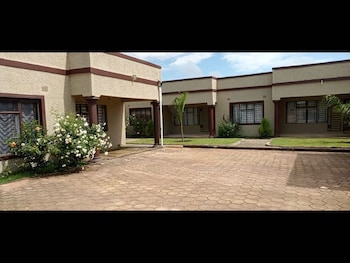 3 Bedrooms Apartment - Fully Furnished Apartment In Chililabombwe,,0 star