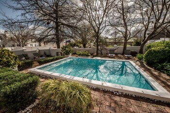 the corner house la nnexe