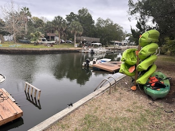 Neptune's Grotto Waterfront Retreat,,2.5 star