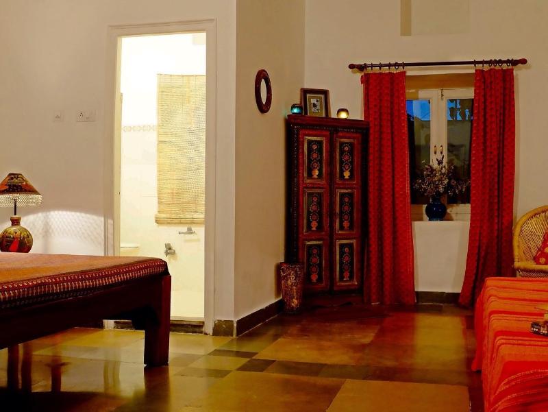 Hibiscus Guest House,Udaipur>>Eklingji,3 star