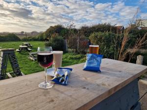 The Jolly Sailor,,2.5 star