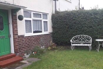 Homely 3-Bed House In Manchester,,3 star