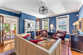 The Inn On Market,,3 star