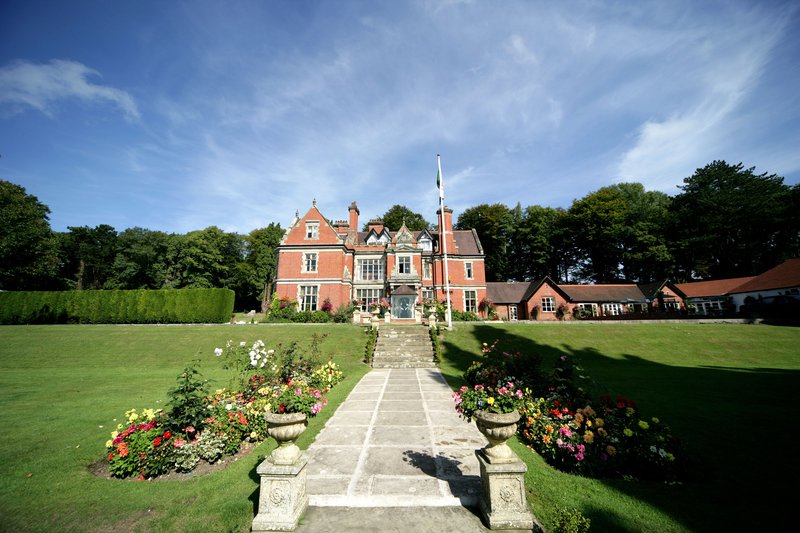 The Coed-Y-Mwstwr Hotel,Cardiff>>Bridgend,4 star