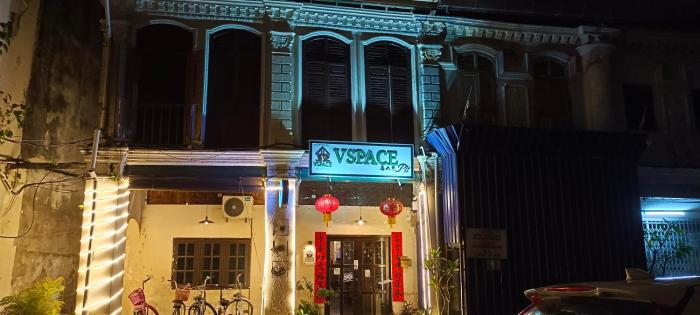 vspace capsule guesthouse and cafe