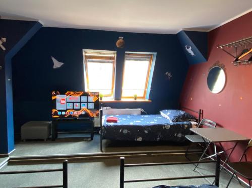 room-image
