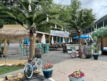 Lake Norman Hotel,,2 star