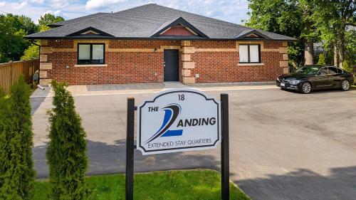 The Landing - Extended Stay Quarters,,3 star